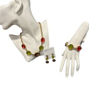 Gorgeous Necklace, Bracelet and Earrings Set🧩